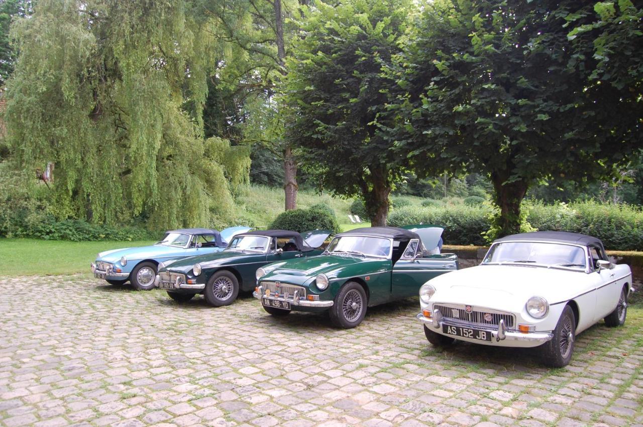 Gite Dans Un Domaine Historique Chevreuse Exterior photo